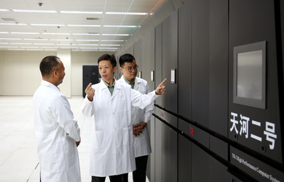 科技創(chuàng)新耀天河--記國防科技大學(xué)計算機(jī)學(xué)院計算機(jī)研究所所長肖立權(quán)